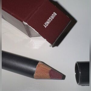 MAC Lip Pencil in Burgundy - Full Size - NEW